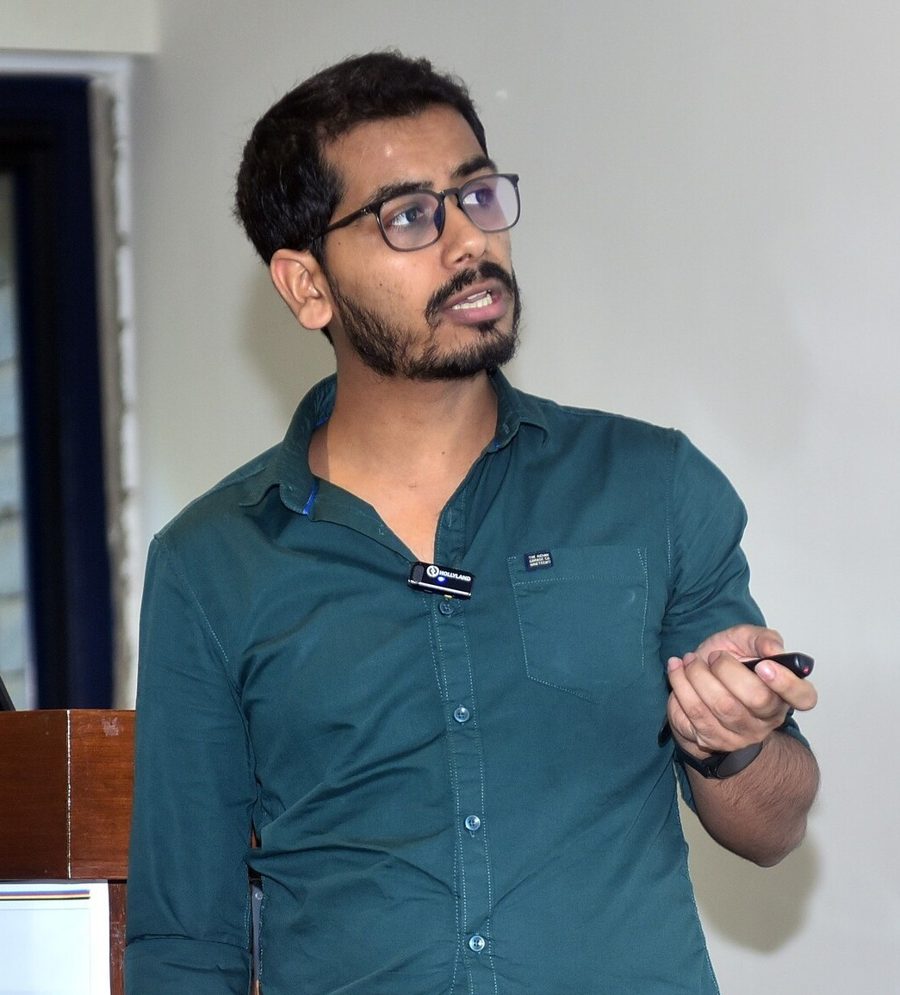 Dr. Devesh Chandra Binwal giving an academic talk